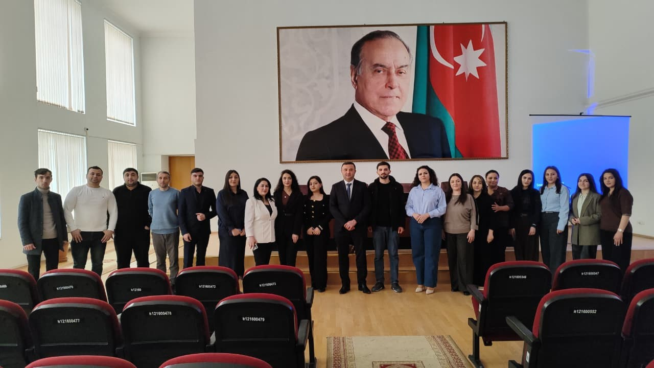 Peşə təmayüllü sinif müəllimləri üçün vergi təlimi keçirilib