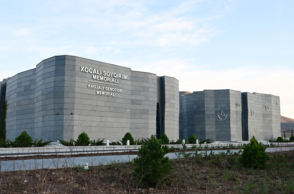 Prezident İlham Əliyev Xocalı Soyqırımı Memorialının açılışında iştirak edib