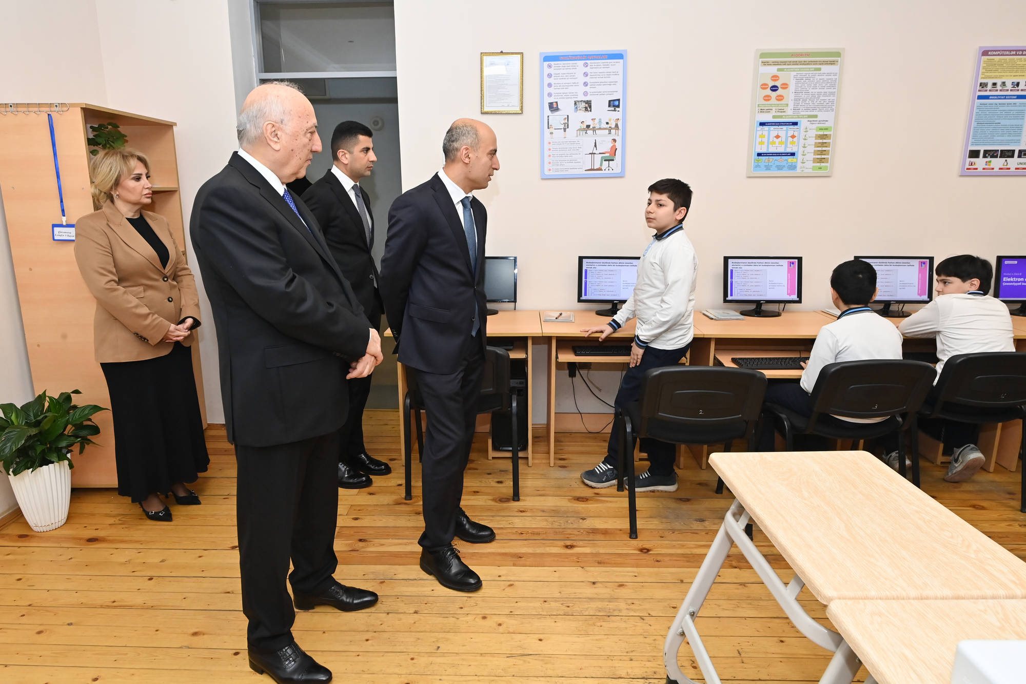 Elm və təhsil naziri Sumqayıtda təhsil müəssisəsində olub