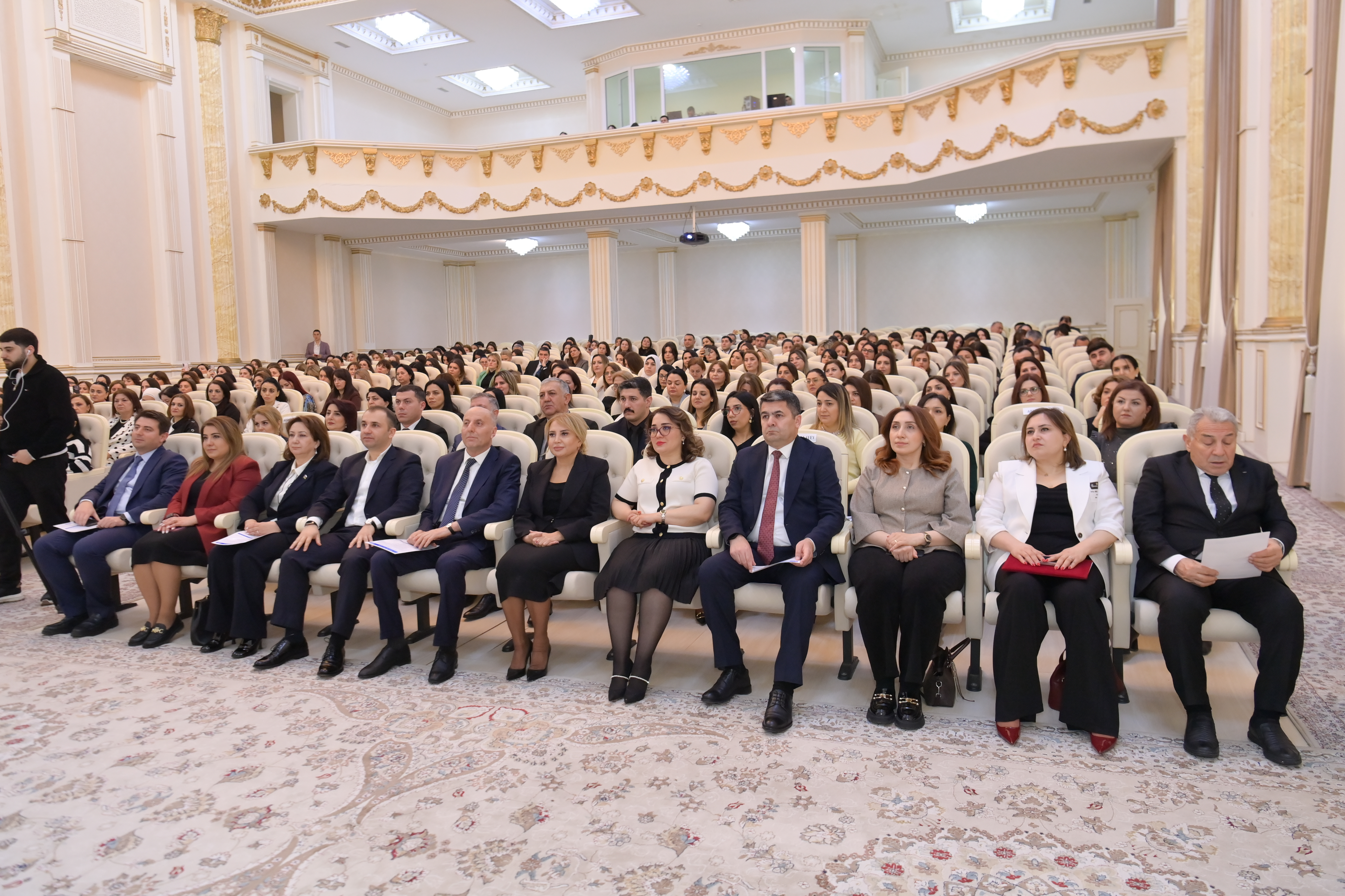 Abşeronda regional təhsil konfransı keçirilib