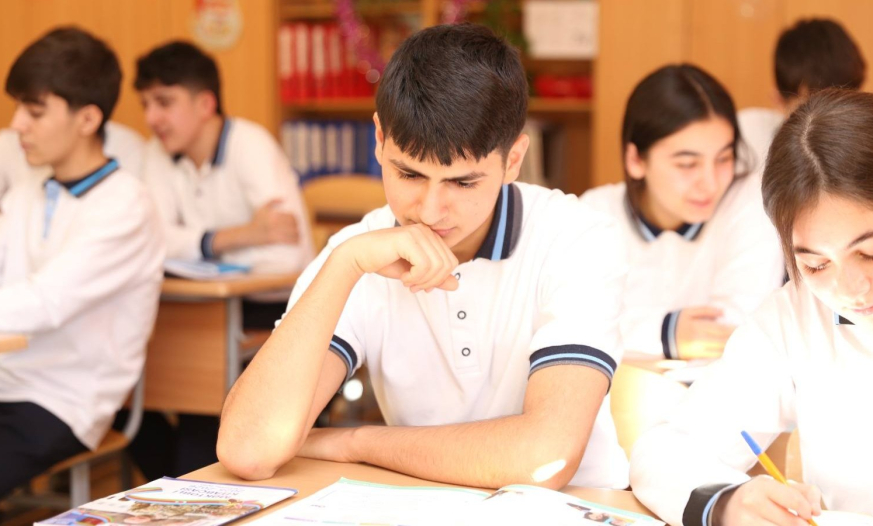 “Yuxarı siniflərdə valideynlərin məktəblə əlaqəsi azalır” – Sədr