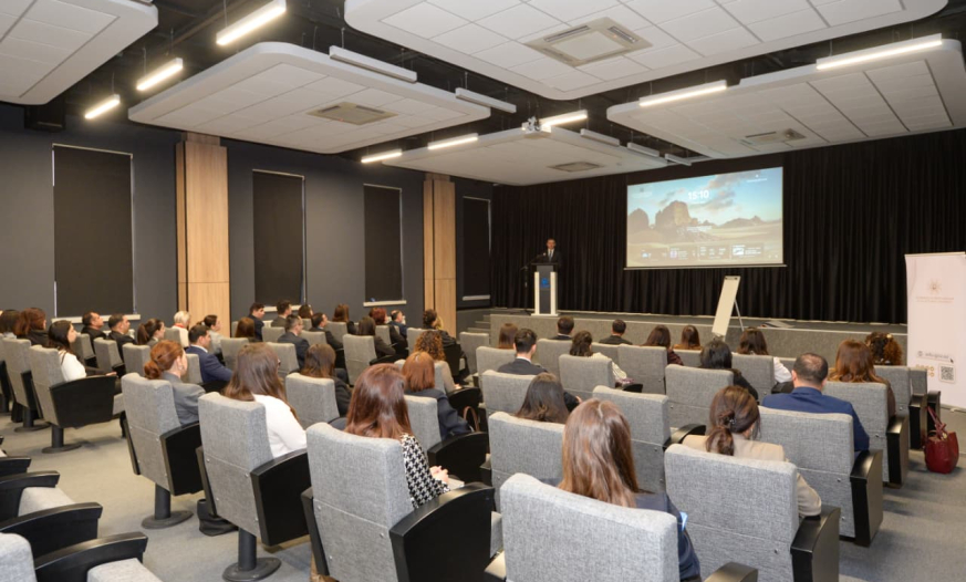 “İnsan hüquqları sahəsində beynəlxalq, regional və milli qanunvericilik aktlarının tətbiqi” mövzusunda təlim keçirilib 