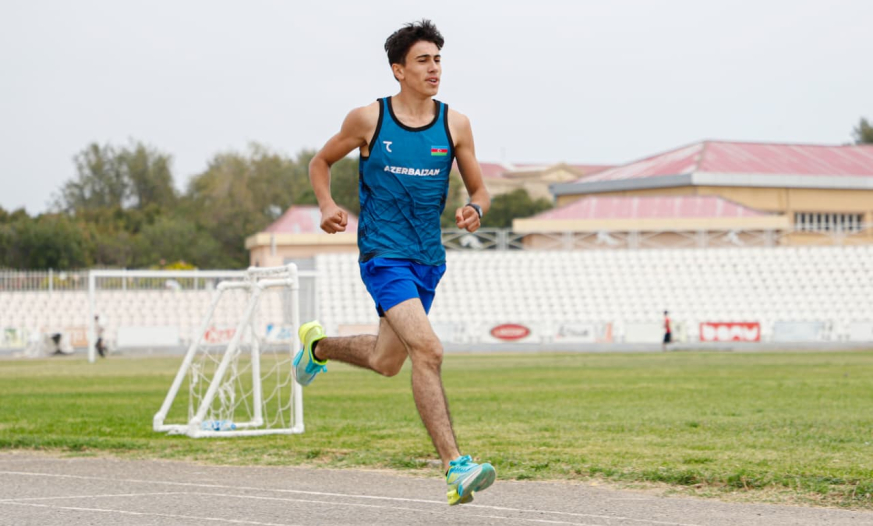 “Mikrofonla desələr də, eşitmədim”