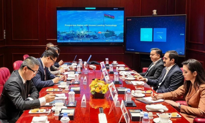 Elm və Təhsil Nazirliyi ilə "Huawei" şirkətinin nümayəndələri yeni əməkdaşlıq imkanlarını müzakirə ediblər