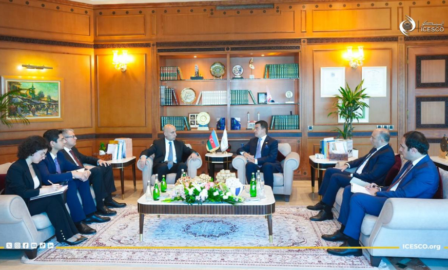 Emin Əmrullayev ICESCO-nun Baş qərargahına səfər edib