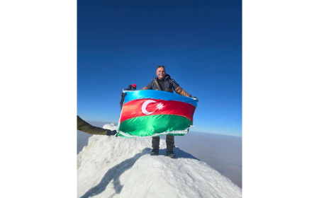 "Dərslərimi qapıdan maraqla izləyirdilər"