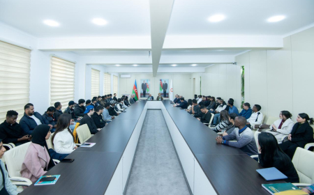 BMU-nun rektoru əcnəbi tələbələrlə görüşüb 