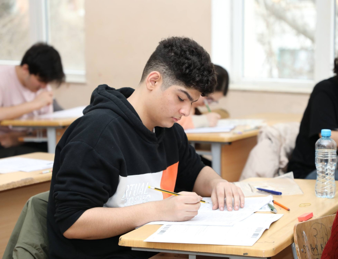 Ali məktəblərə qəbul imtahanlarının tarixi açıqlanıb