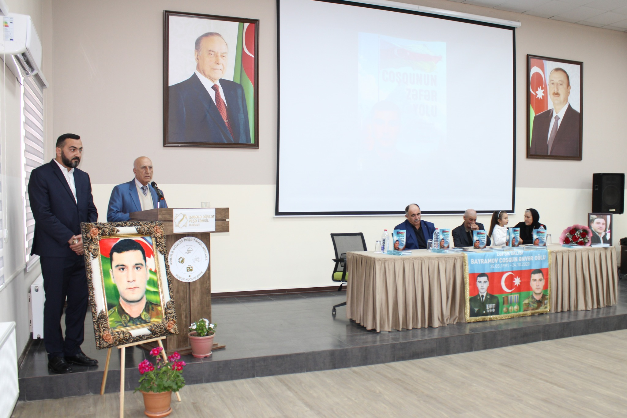 Qəbələdə “Coşqunun zəfər yolu” kitabının təqdimatı keçirilib