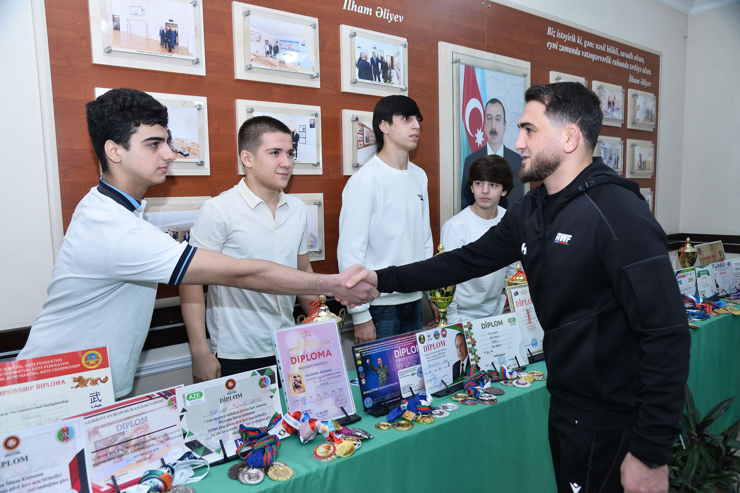 “İdmançının ən böyük qüruru bayrağı zirvələrə qaldırmaqdır” - dünya çempionu Hacı Əliyev
