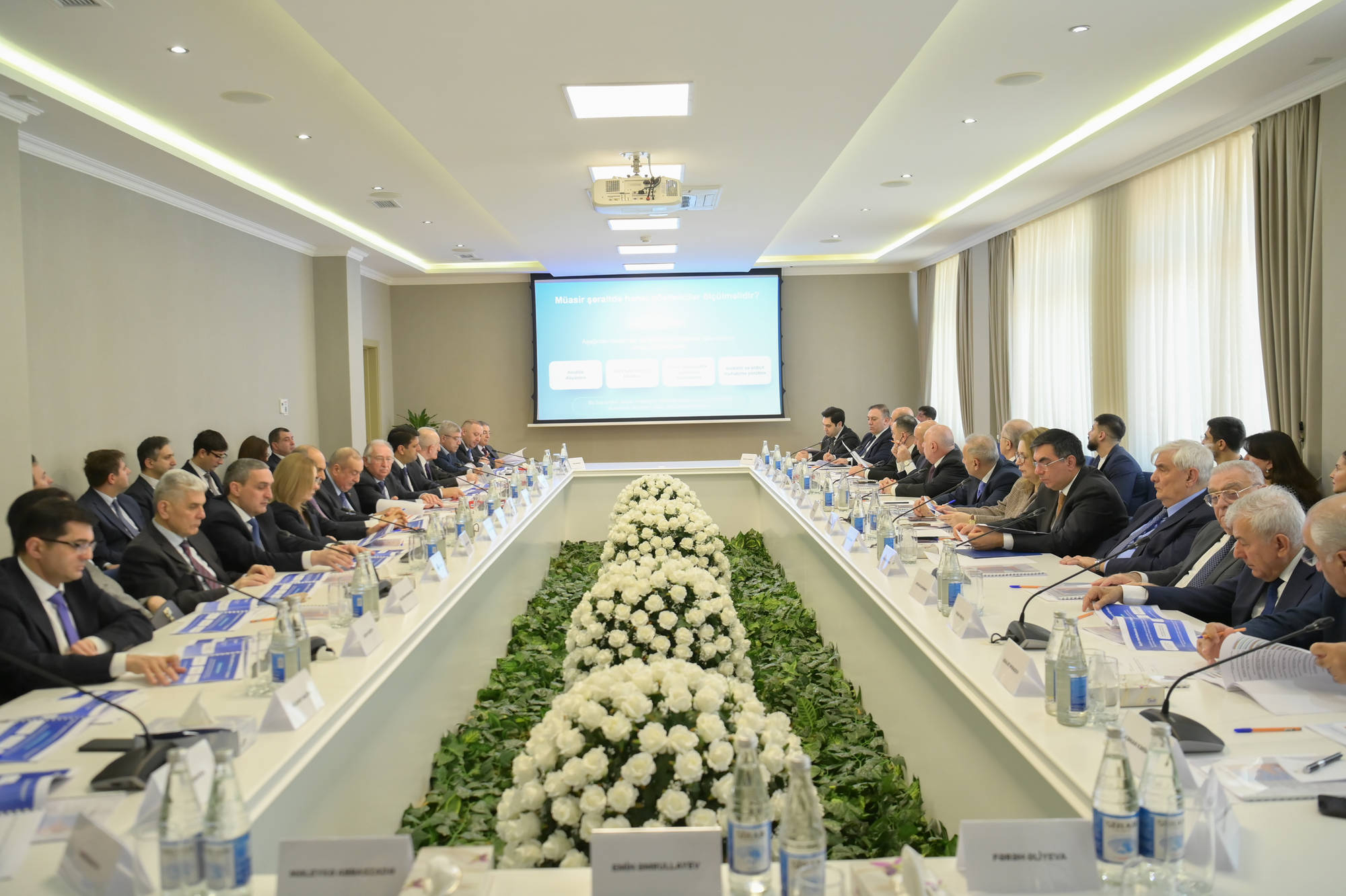 Ali təhsil müəssisələrinin rəhbərləri ilə görüş keçirilib