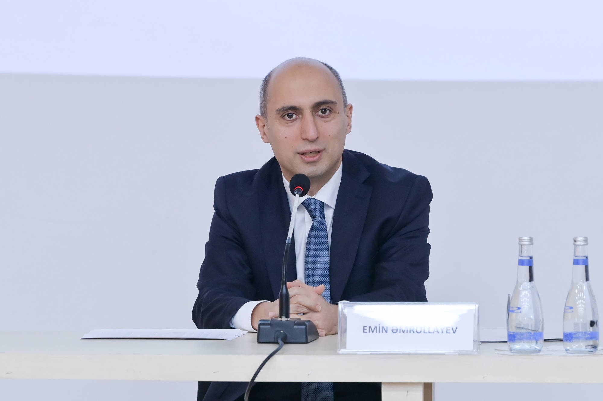 Elm və təhsil naziri yeni direktorlarla məktəb idarəetməsini müzakirə etdi