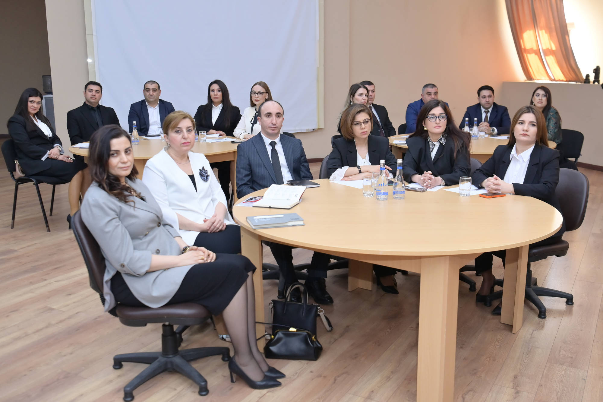 Elm və təhsil naziri yeni direktorlarla məktəb idarəetməsini müzakirə etdi