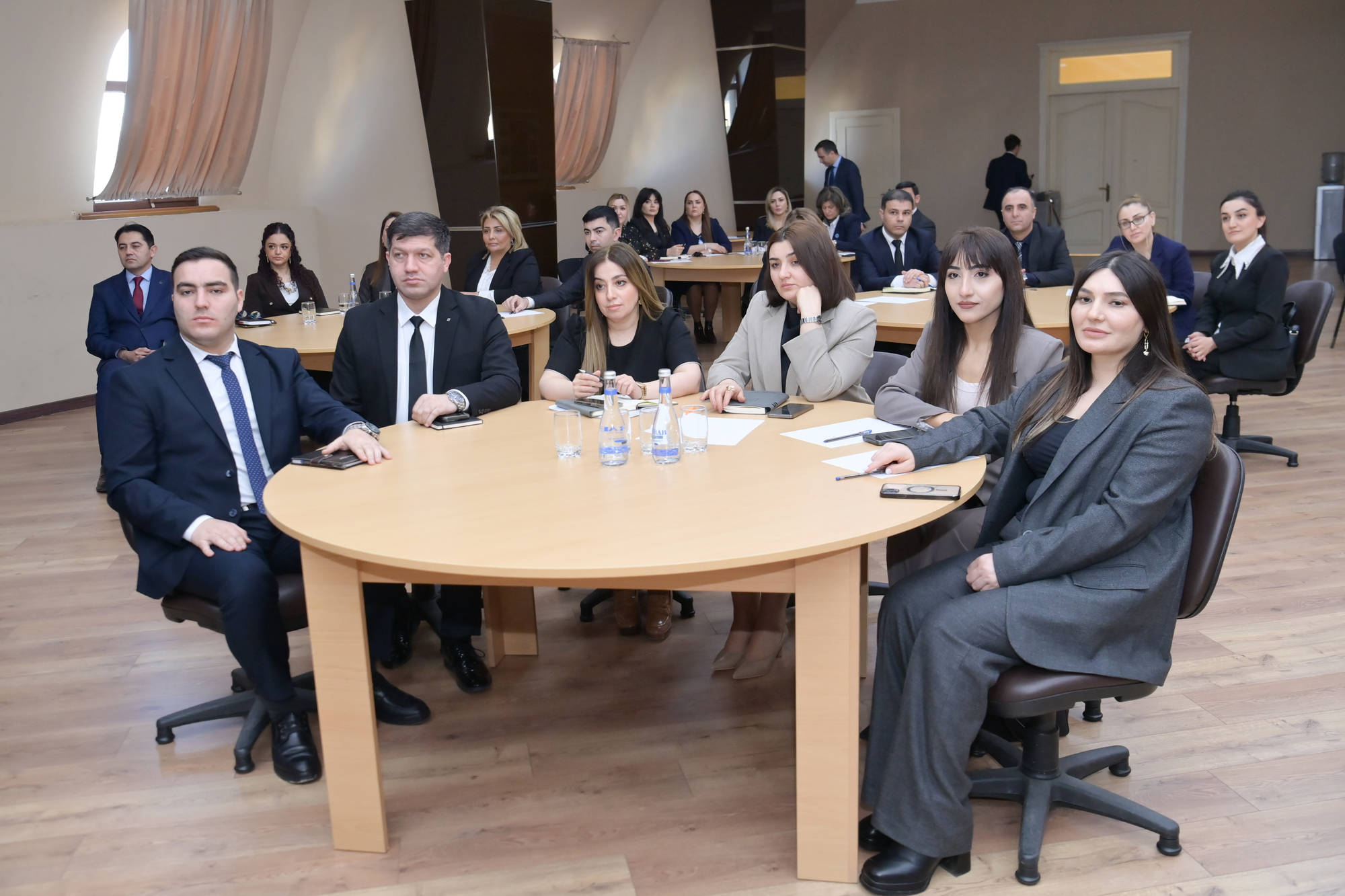 Elm və təhsil naziri yeni direktorlarla məktəb idarəetməsini müzakirə etdi