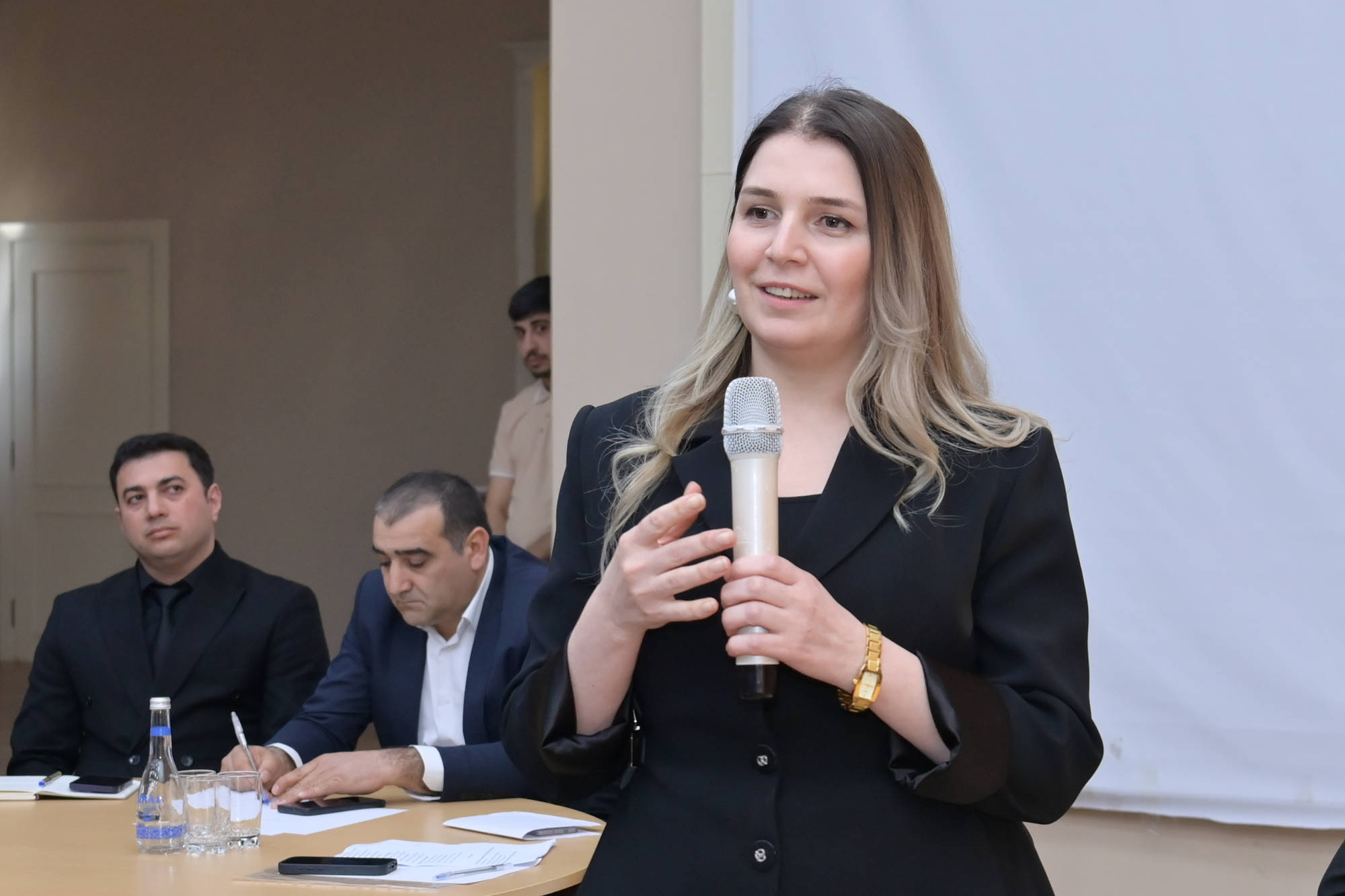 Elm və təhsil naziri yeni direktorlarla məktəb idarəetməsini müzakirə etdi