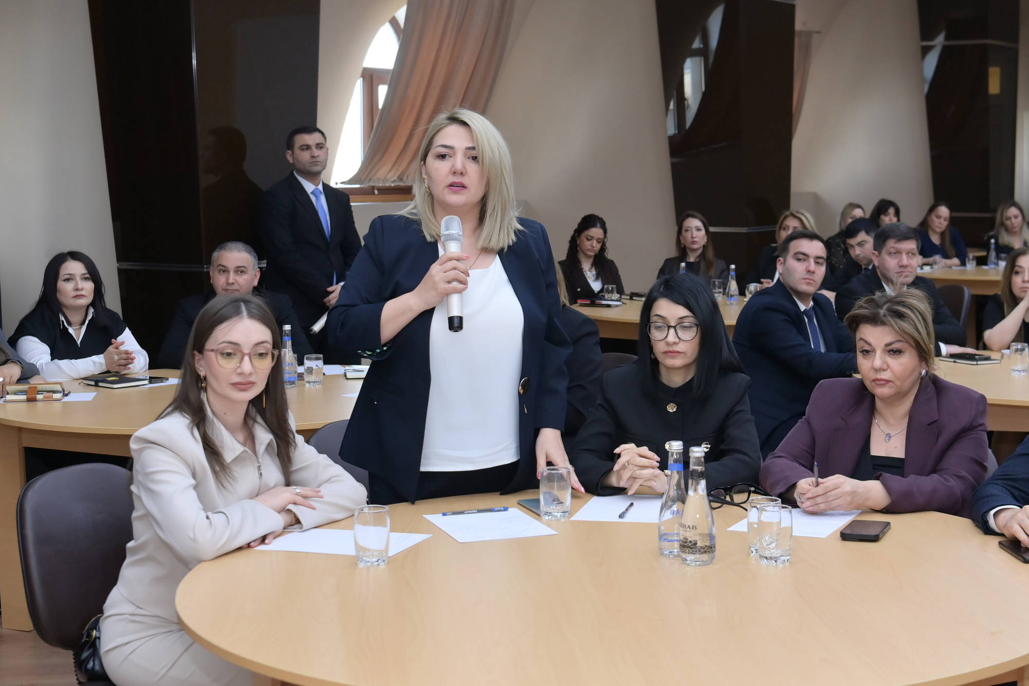 Elm və təhsil naziri yeni direktorlarla məktəb idarəetməsini müzakirə etdi