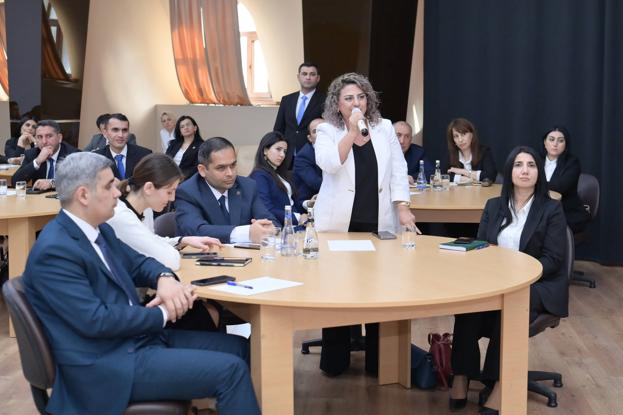 Elm və təhsil naziri yeni direktorlarla məktəb idarəetməsini müzakirə etdi