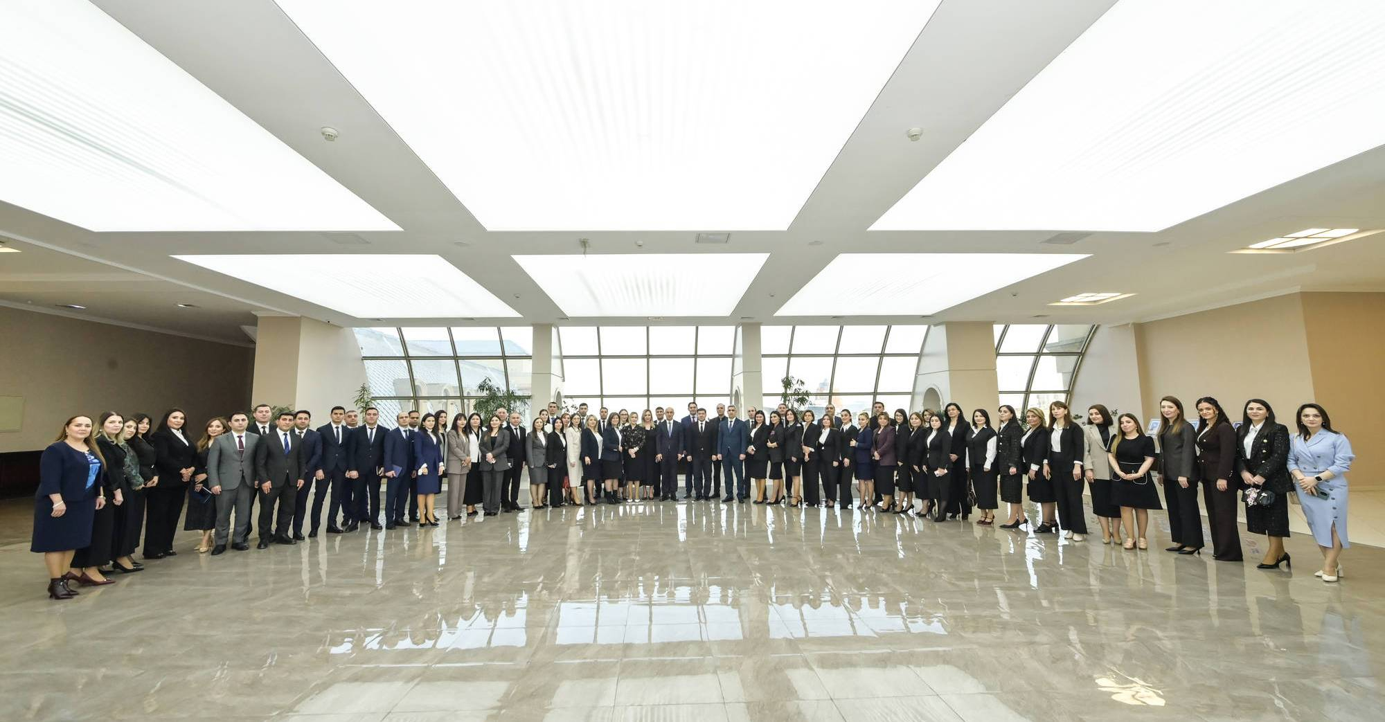 Elm və təhsil naziri yeni direktorlarla məktəb idarəetməsini müzakirə etdi