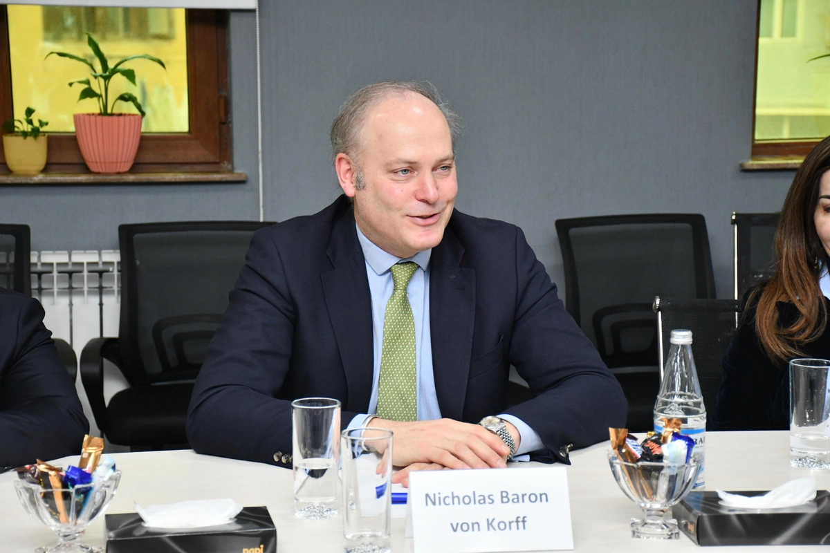 EATDA-da "ZEISS" şirkətinin təmsilçisi ilə görüş keçirilib