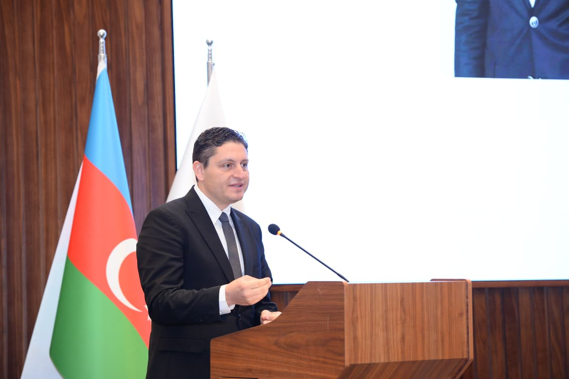 “TəhsilPlus” kartının təhsil işçilərinə təqdim olunmasına başlanılıb