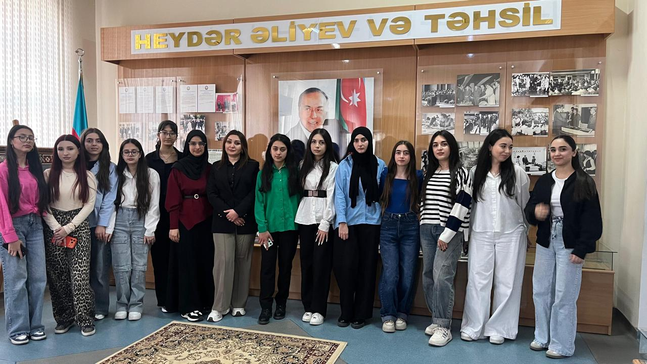 STK-nın tələbələri Təhsil Muzeyinə ekskursiya ediblər