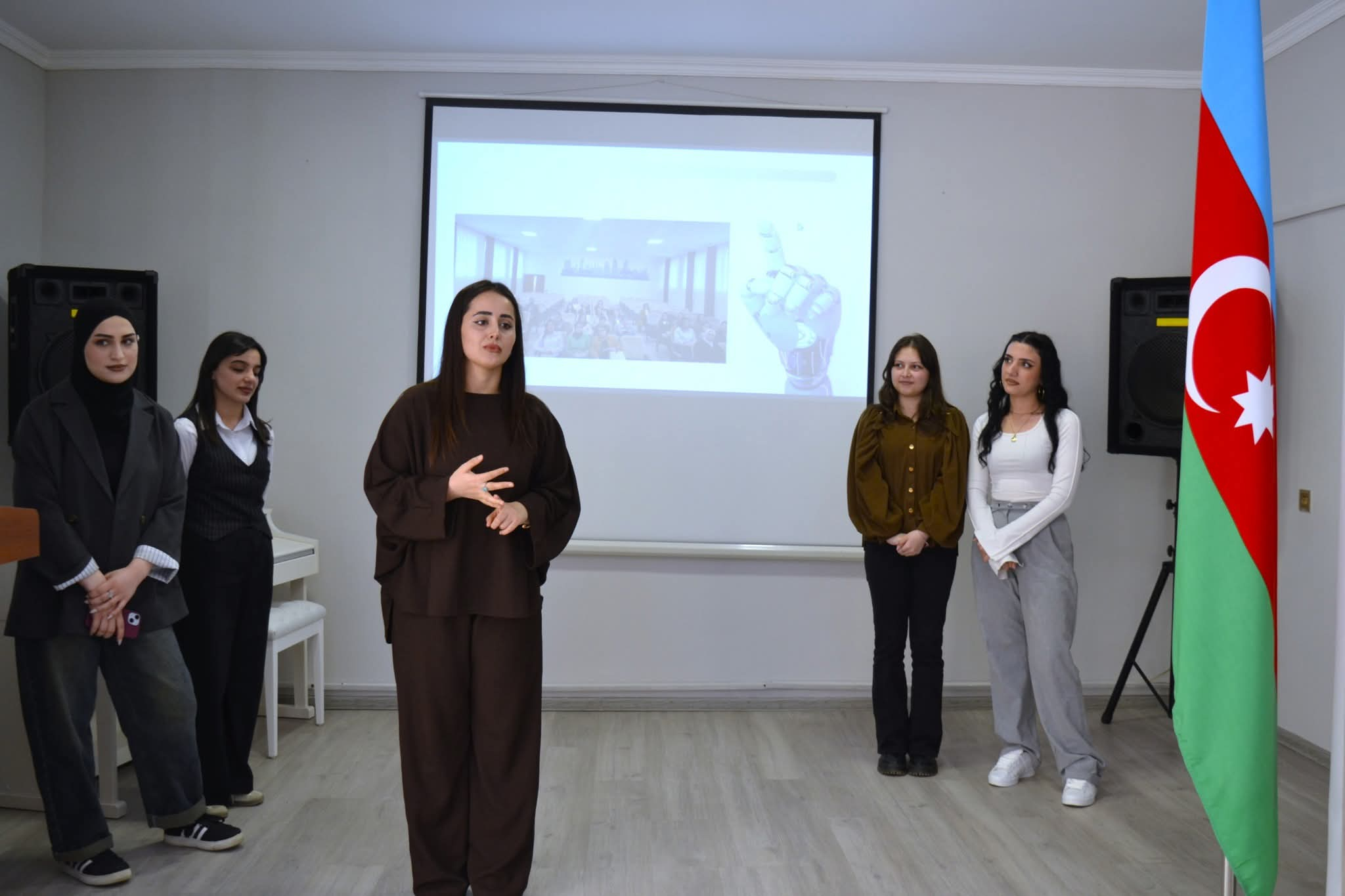 Kollecdə “Gələcəyin kodu” adlı təlim keçirilib