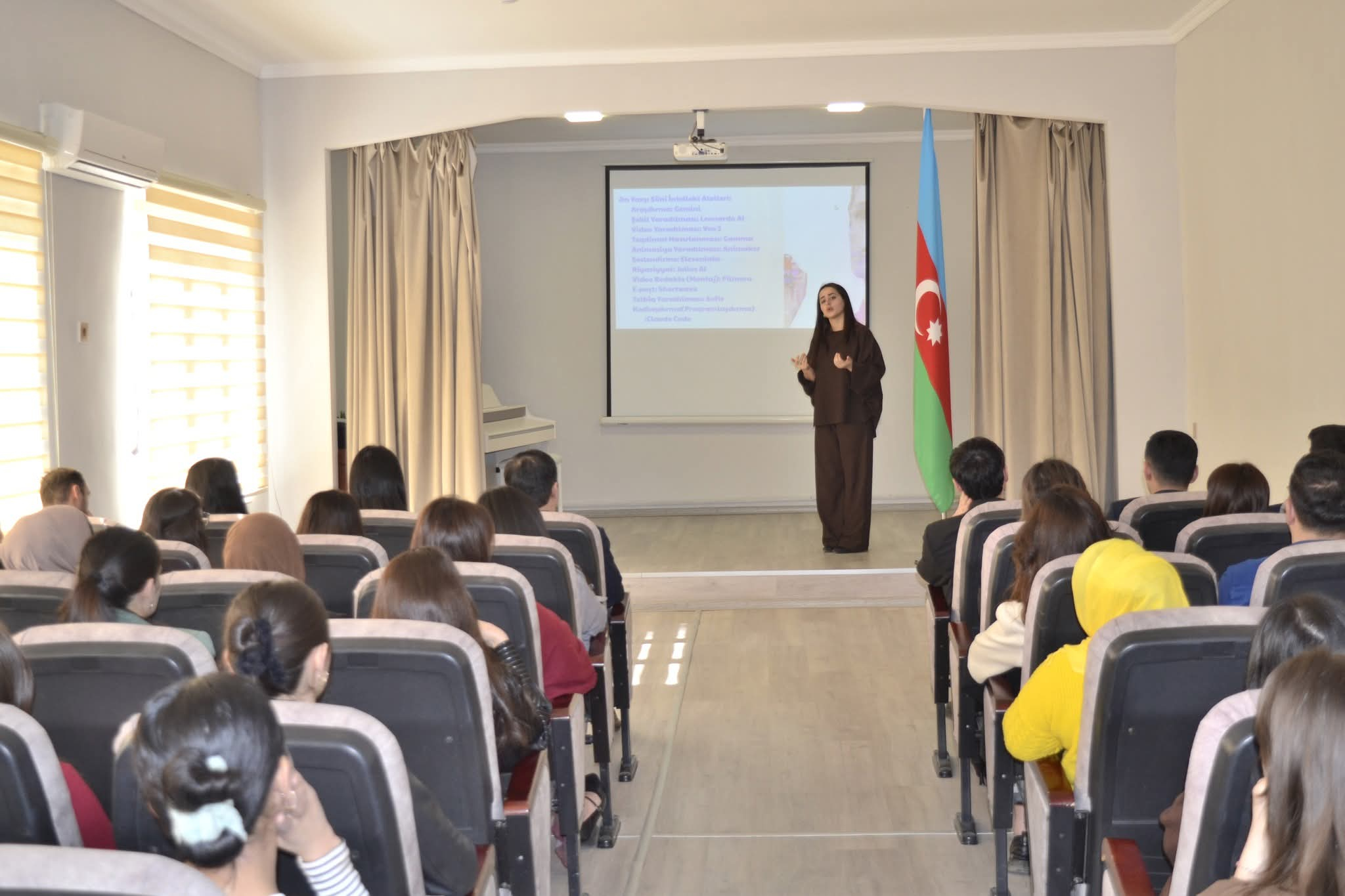 Kollecdə “Gələcəyin kodu” adlı təlim keçirilib