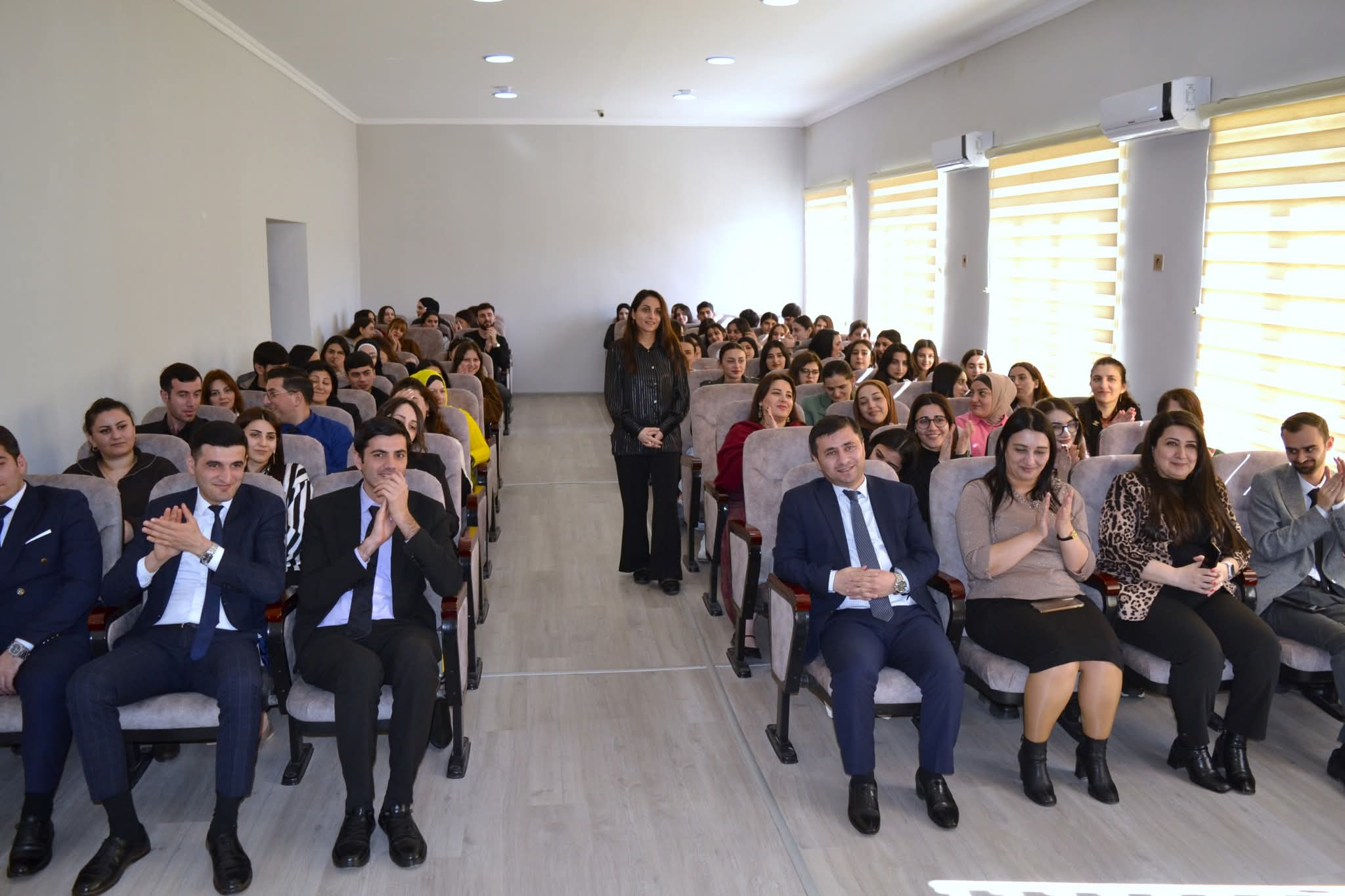 Kollecdə “Gələcəyin kodu” adlı təlim keçirilib