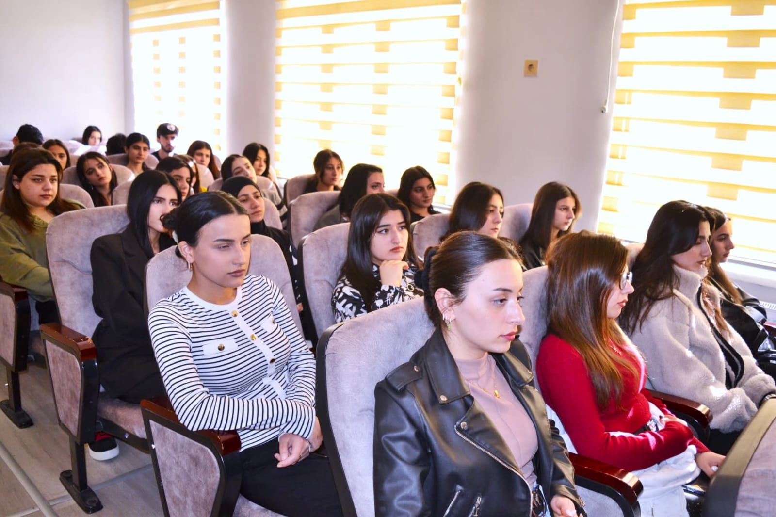 Kollecdə “Gələcəyin kodu” adlı təlim keçirilib