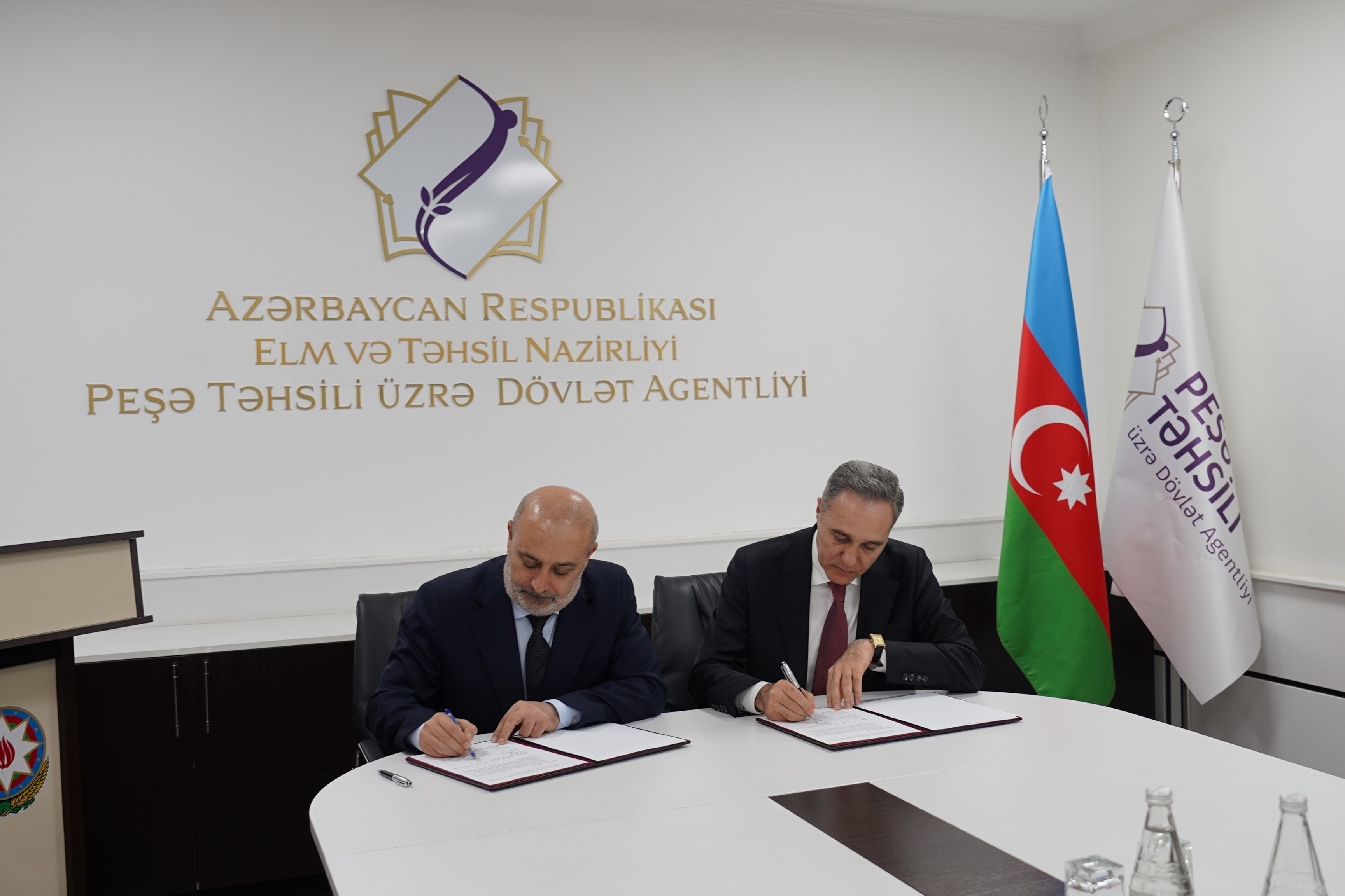 Müdafiə sənayesi və yüksək texnologiyalar sahəsində peşə hazırlığı üçün memorandum imzalanıb