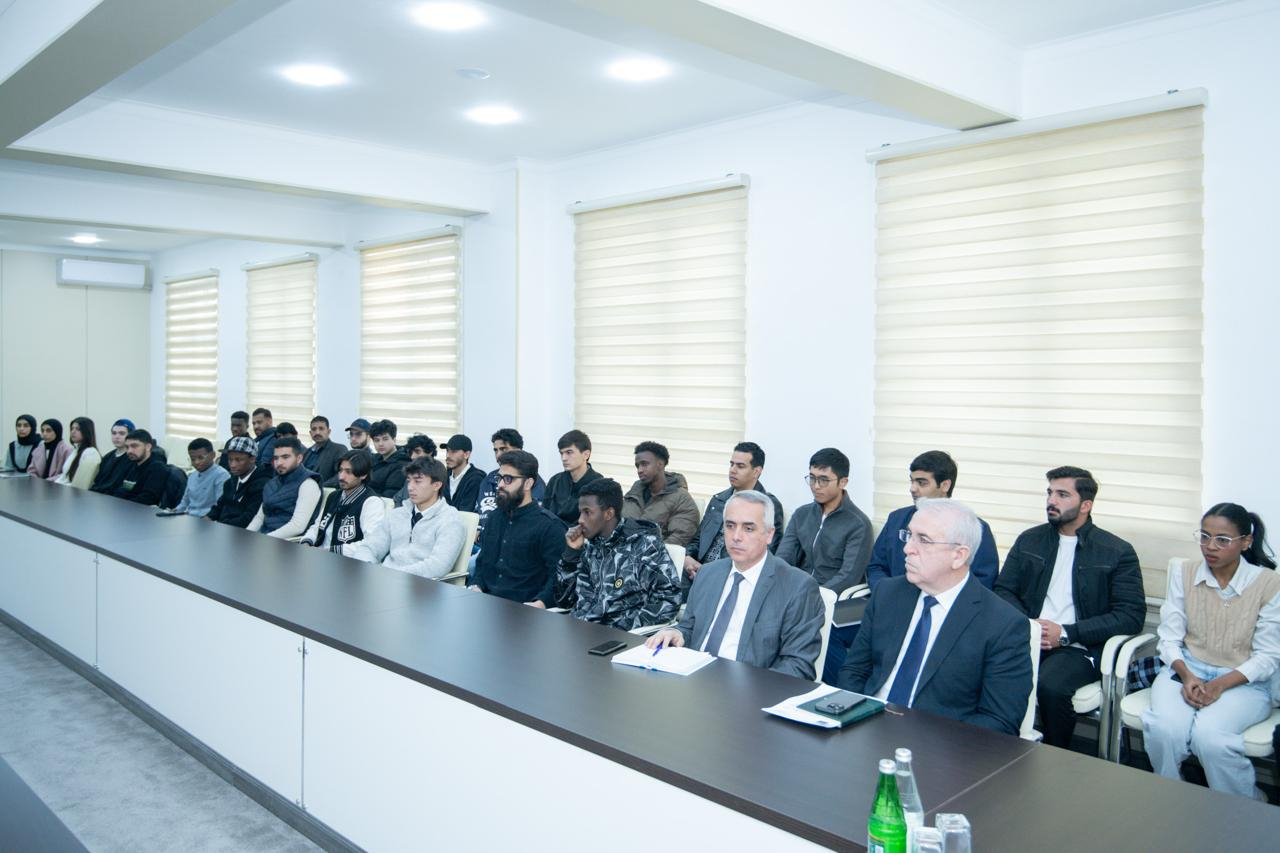 BMU-nun rektoru əcnəbi tələbələrlə görüşüb