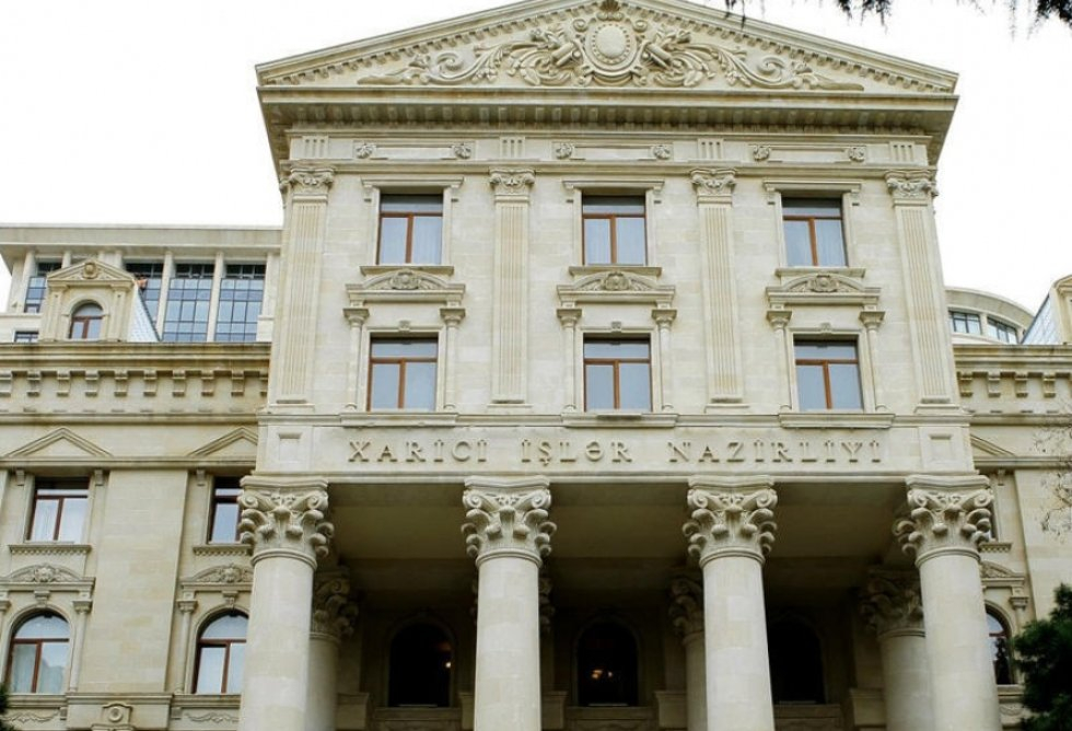 İrandan atılan dronların biri məktəb binasının yaxınlığına düşüb