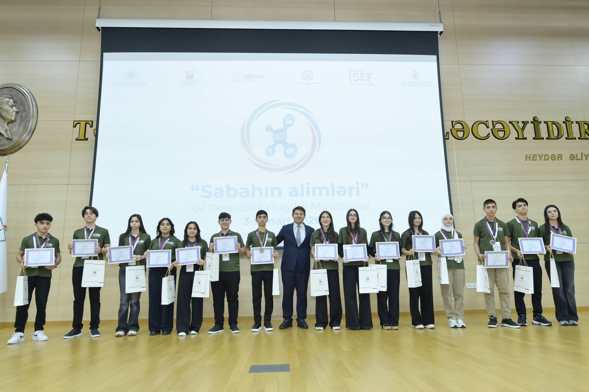 “Sabahın alimləri” müsabiqəsinin qalibləri mükafatlandırılıb