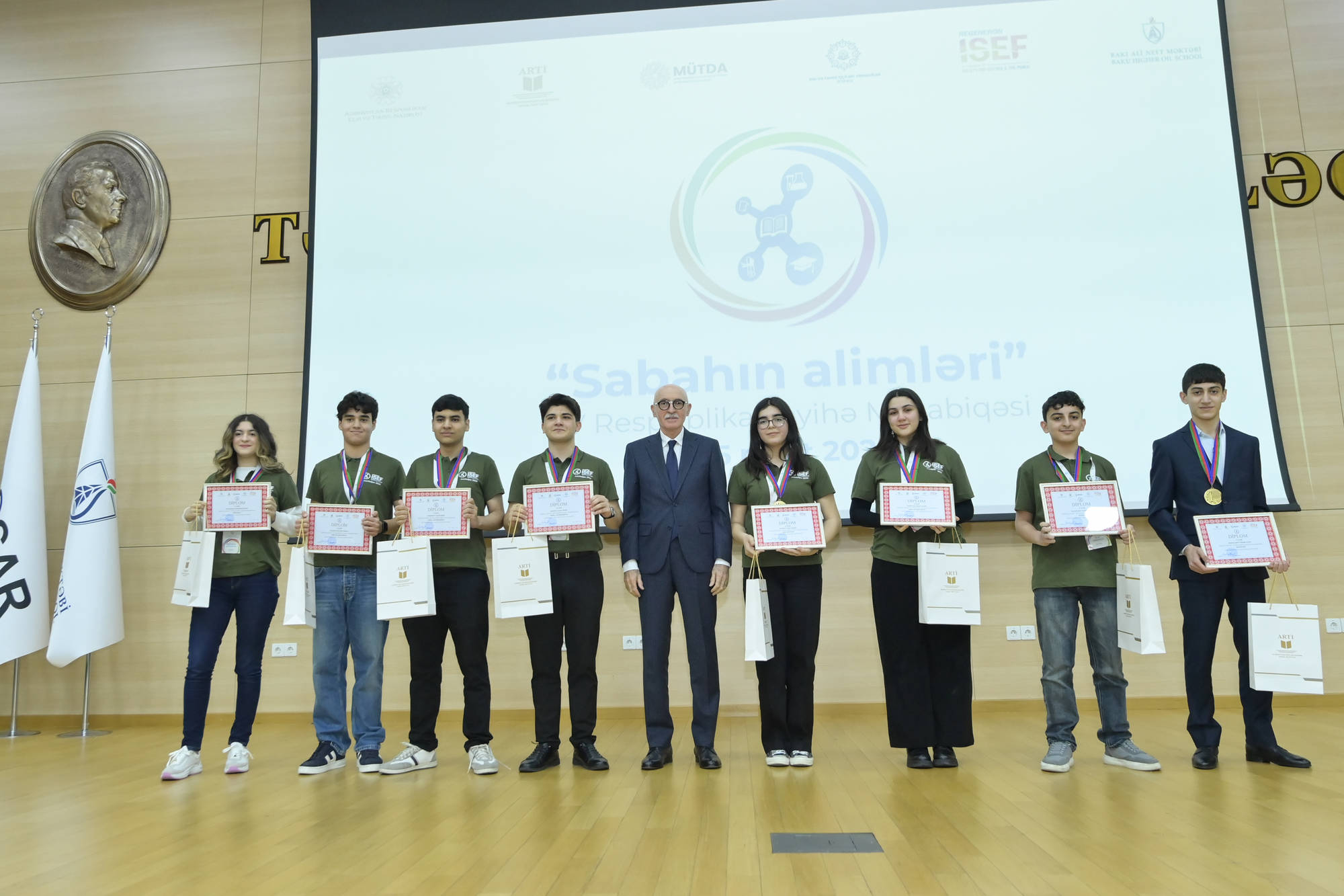 “Sabahın alimləri” müsabiqəsinin qalibləri mükafatlandırılıb