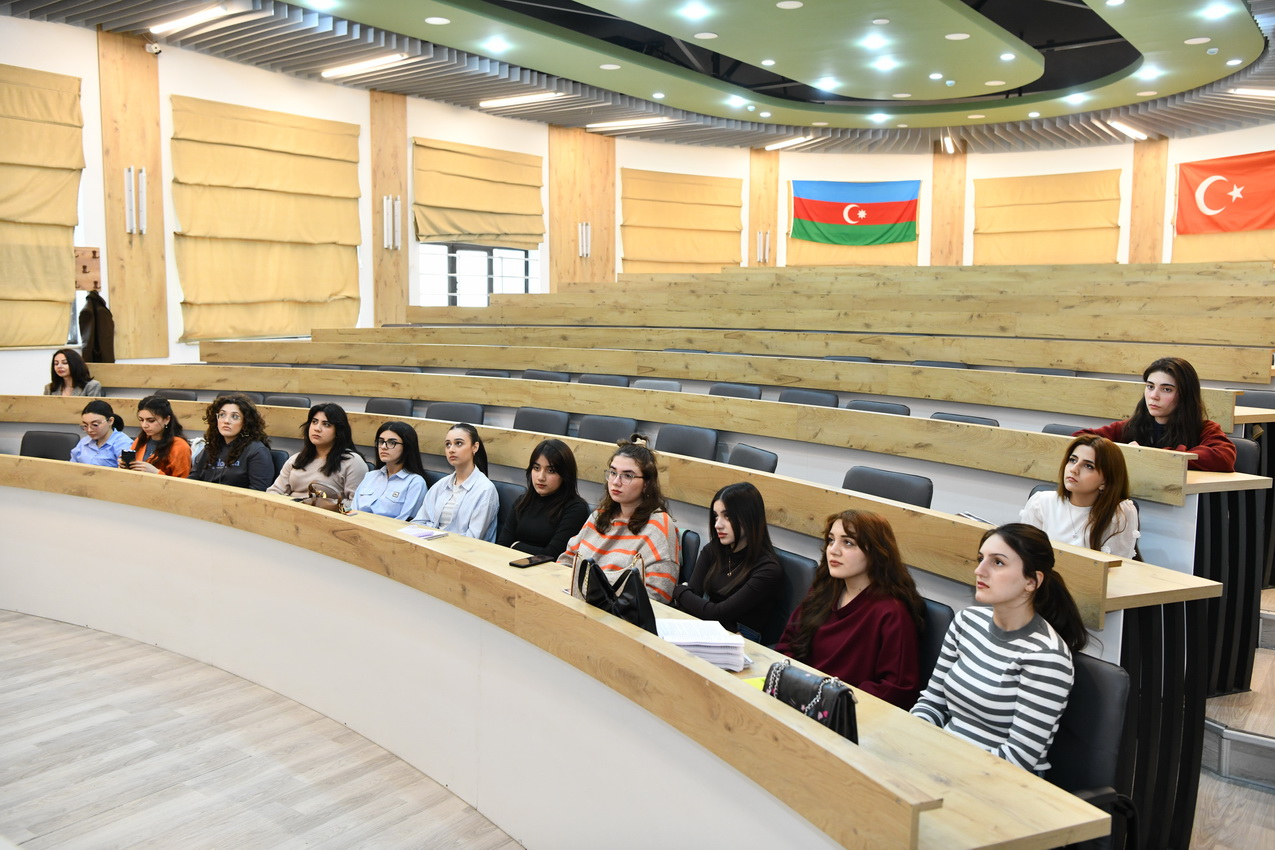 ADNSU-da mühəndislik sahəsində qadınların rolu barədə tələbələrlə görüş keçirilib