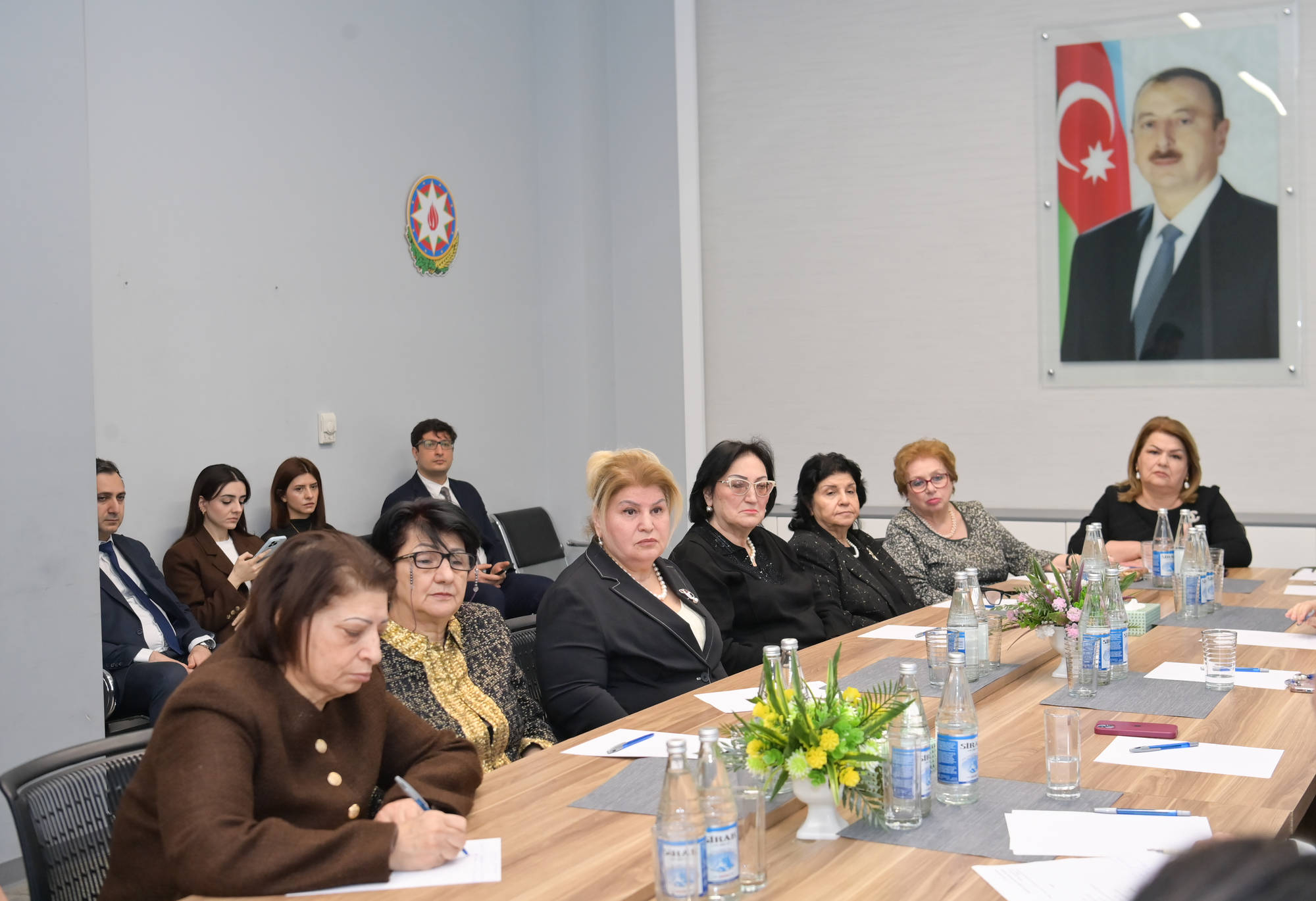 Elm və təhsil naziri təqaüddə olan qabaqcıl qadın təhsil işçiləri ilə görüş keçirib