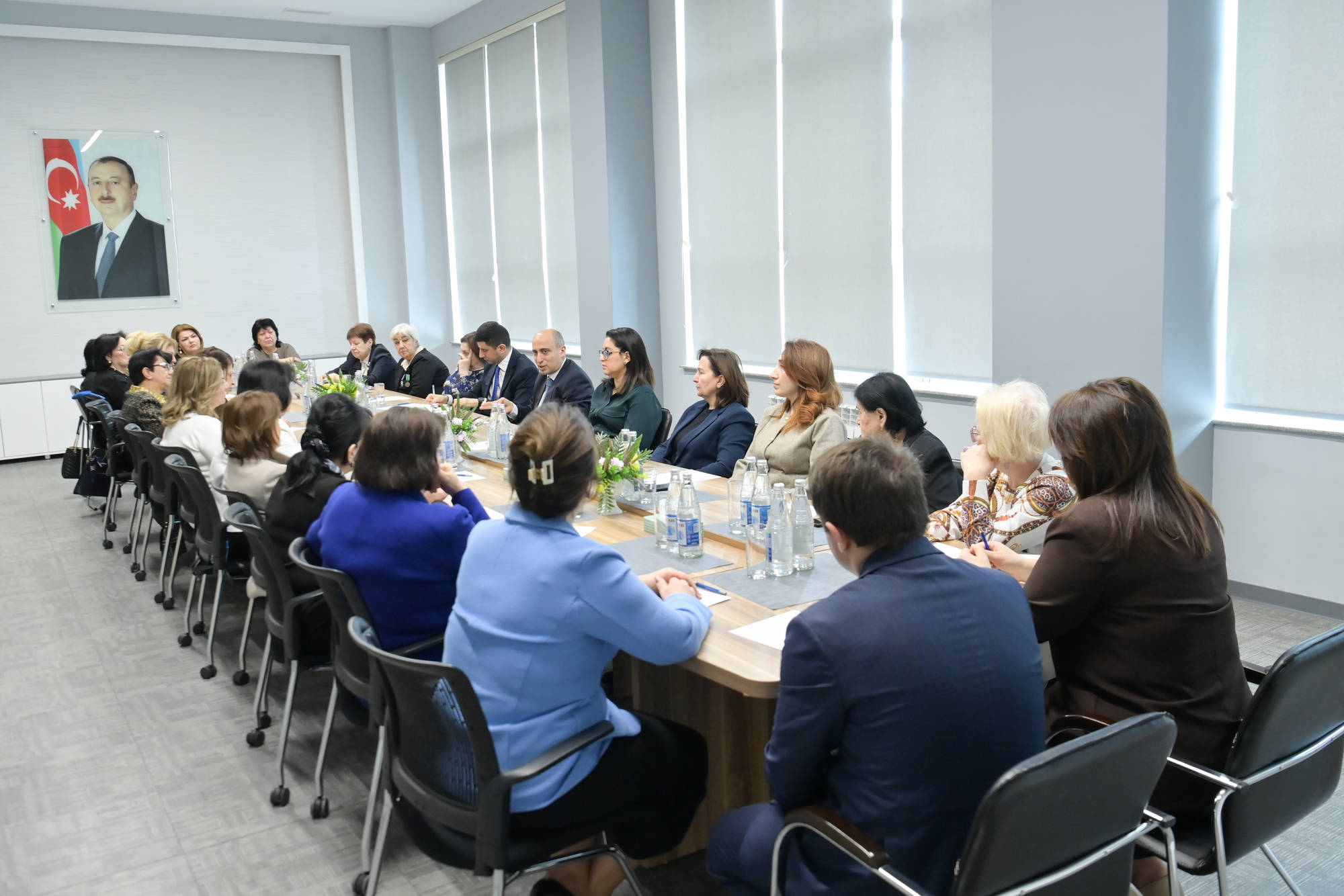 Elm və təhsil naziri təqaüddə olan qabaqcıl qadın təhsil işçiləri ilə görüş keçirib