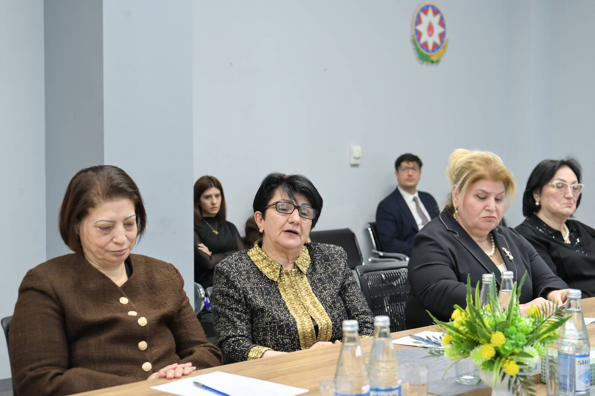 Elm və təhsil naziri təqaüddə olan qabaqcıl qadın təhsil işçiləri ilə görüş keçirib