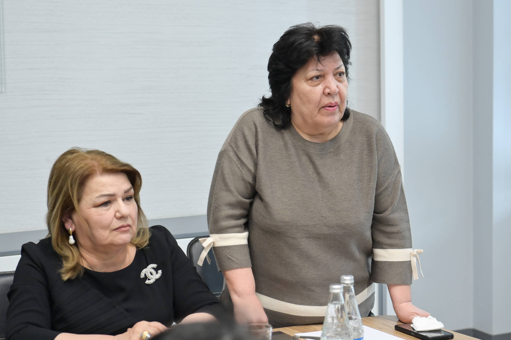 Elm və təhsil naziri təqaüddə olan qabaqcıl qadın təhsil işçiləri ilə görüş keçirib