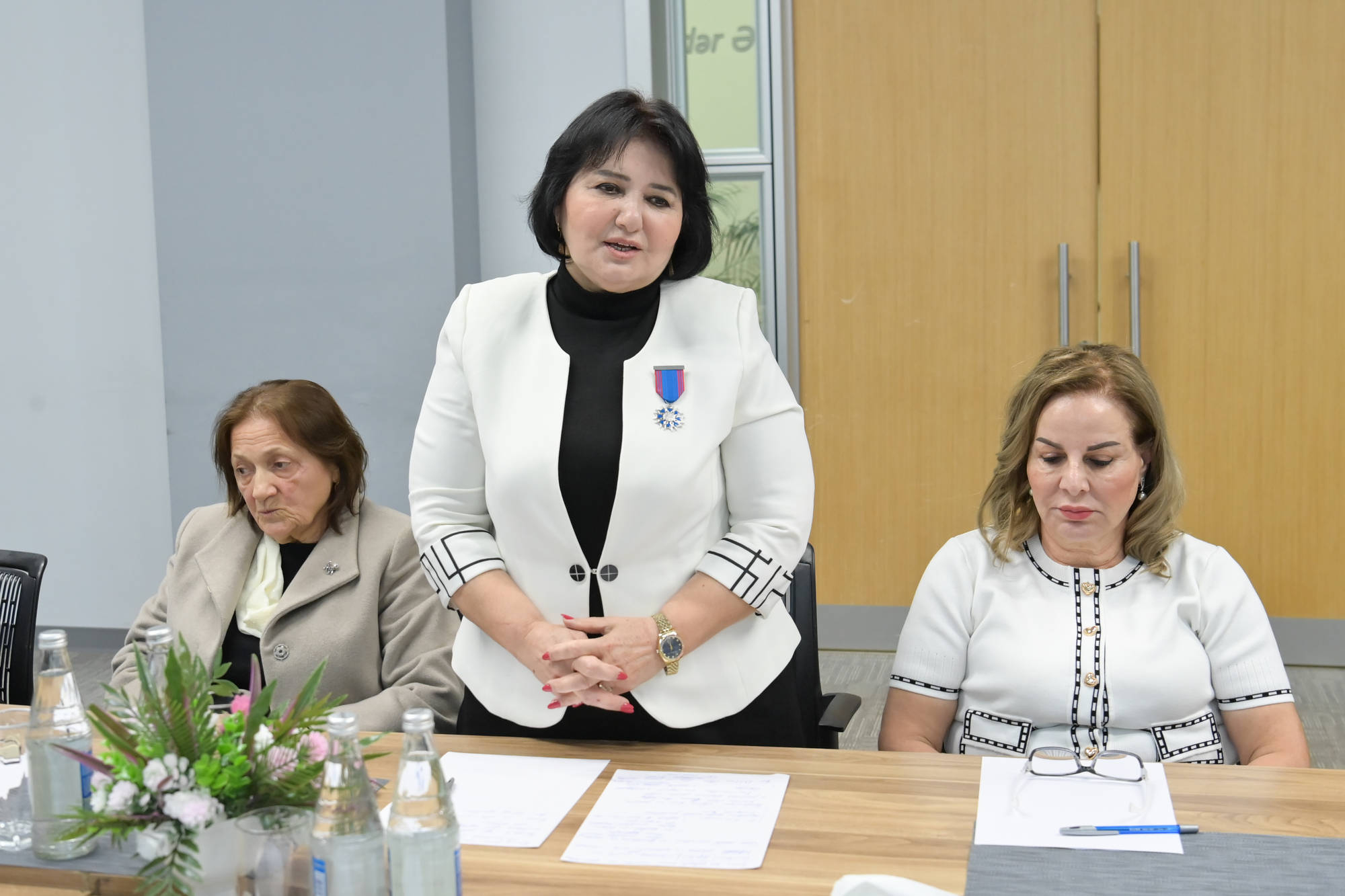 Elm və təhsil naziri təqaüddə olan qabaqcıl qadın təhsil işçiləri ilə görüş keçirib