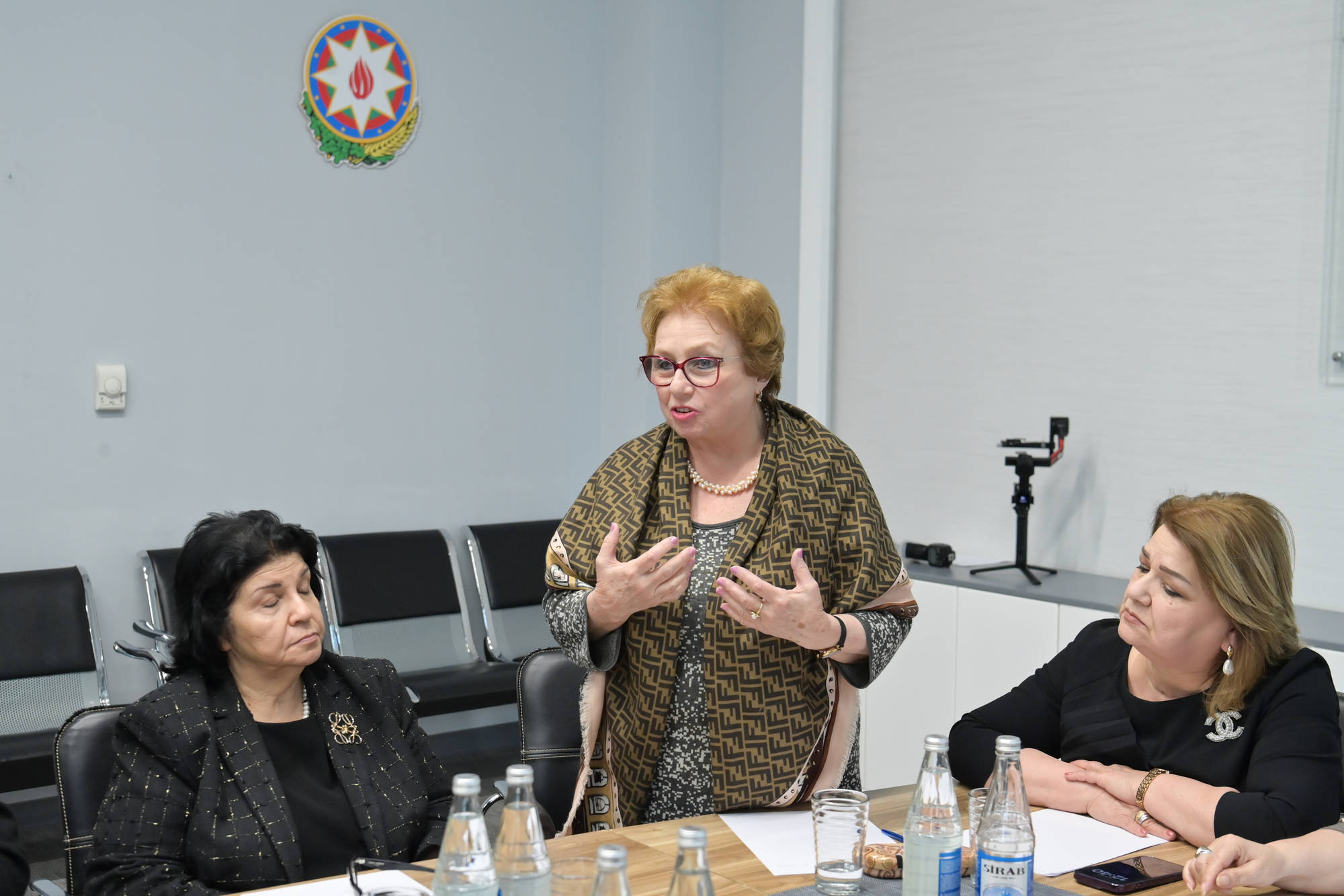 Elm və təhsil naziri təqaüddə olan qabaqcıl qadın təhsil işçiləri ilə görüş keçirib