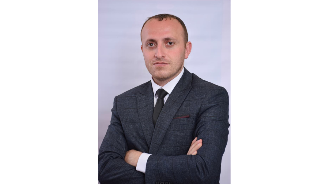 “Müəllimlik yalnız dərs keçmək deyil, insan yetişdirməkdir”