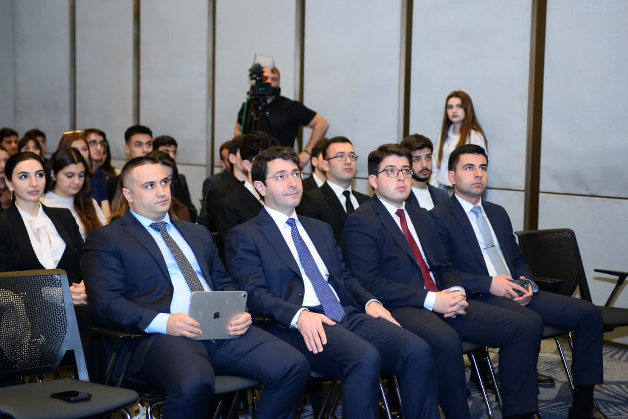 “Təhsilinlə fərqlən: Qlobal təcrübə, milli dəyər” adlı tədbir keçirilib