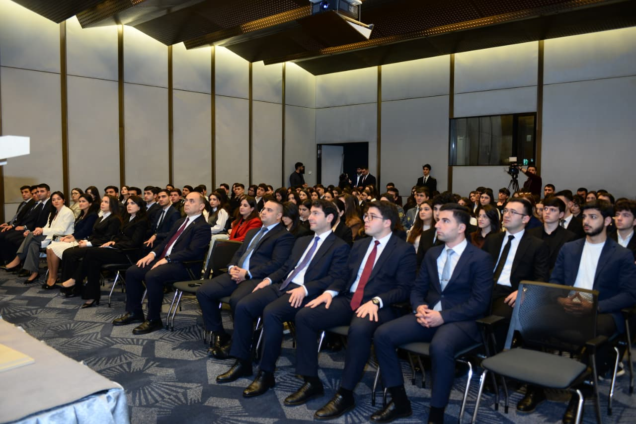 “Təhsilinlə fərqlən: Qlobal təcrübə, milli dəyər” adlı tədbir keçirilib