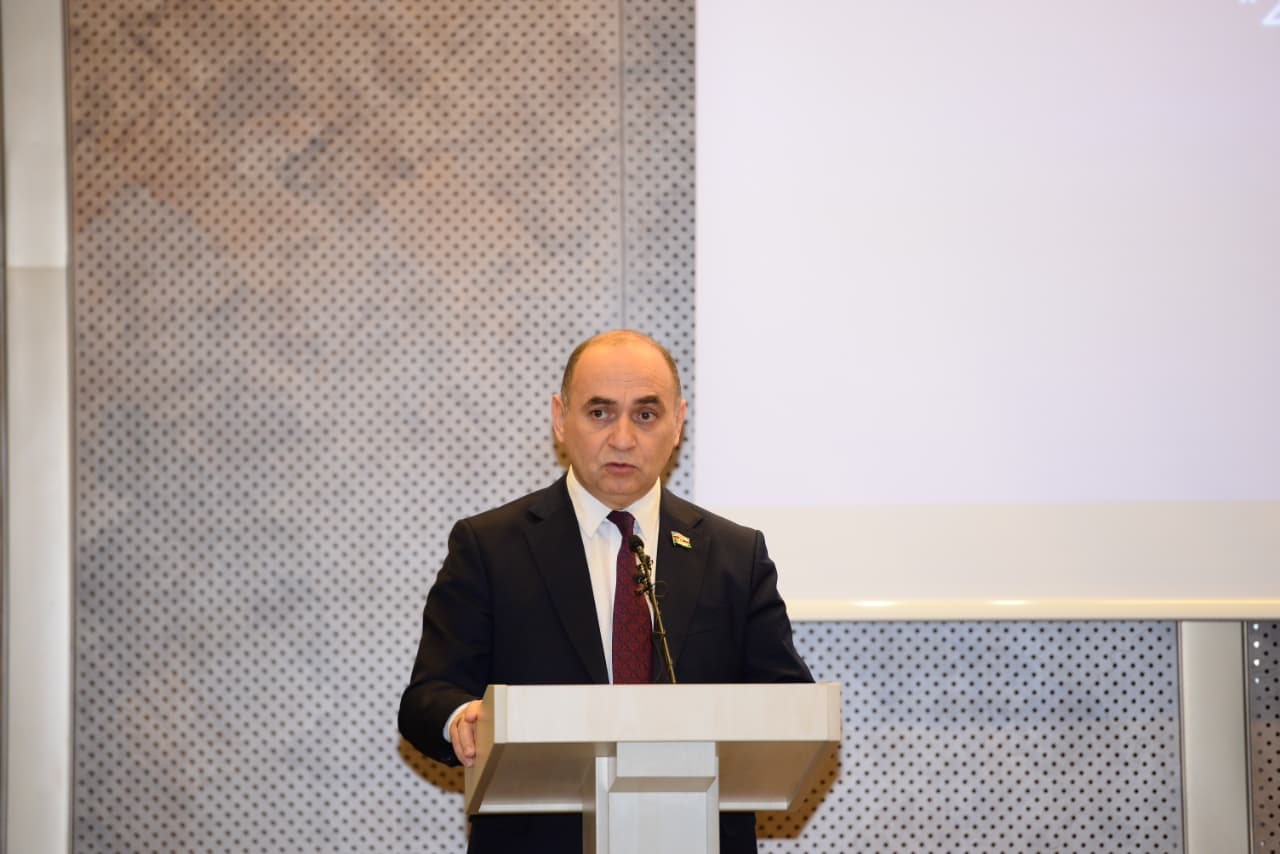 “Təhsilinlə fərqlən: Qlobal təcrübə, milli dəyər” adlı tədbir keçirilib