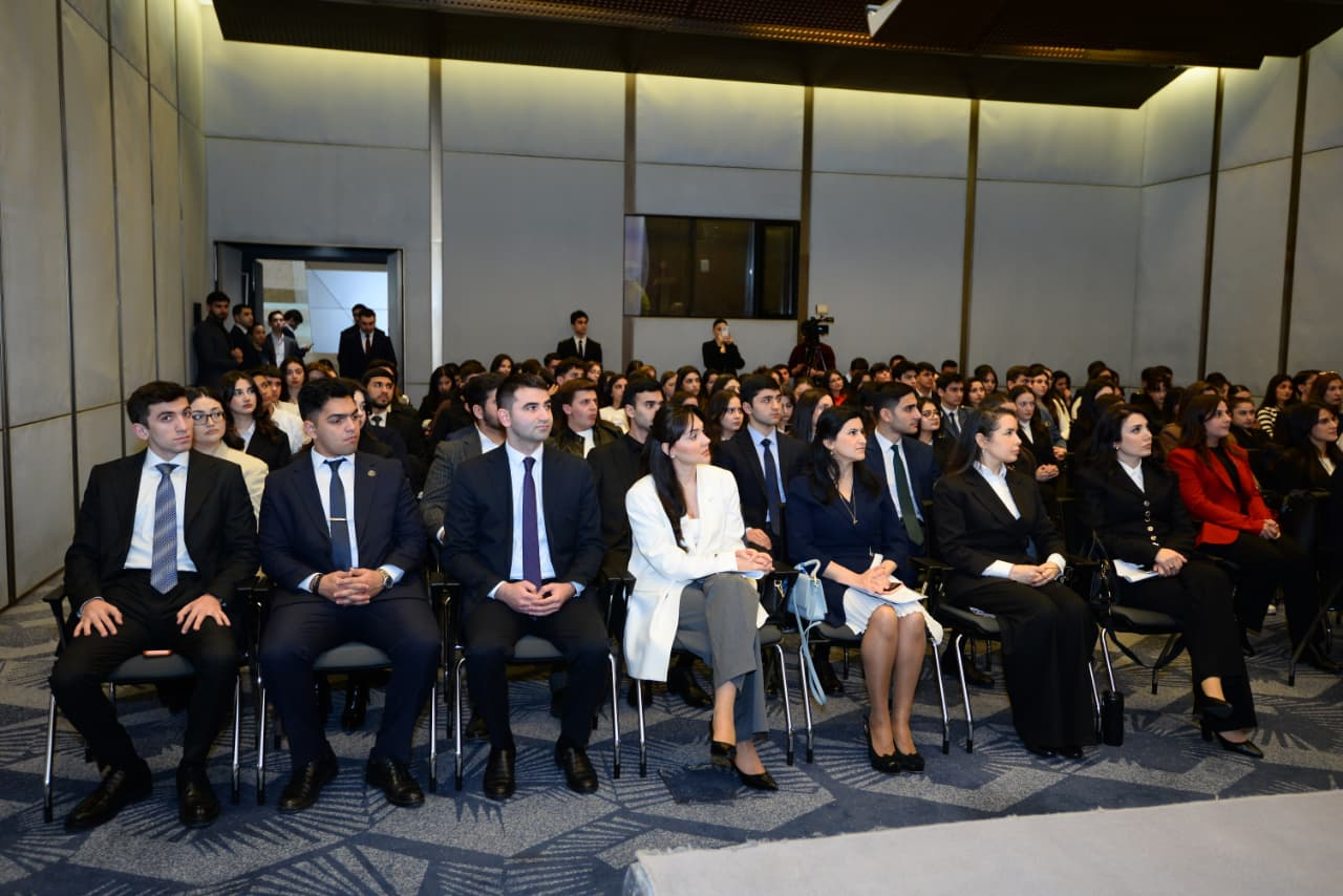 “Təhsilinlə fərqlən: Qlobal təcrübə, milli dəyər” adlı tədbir keçirilib