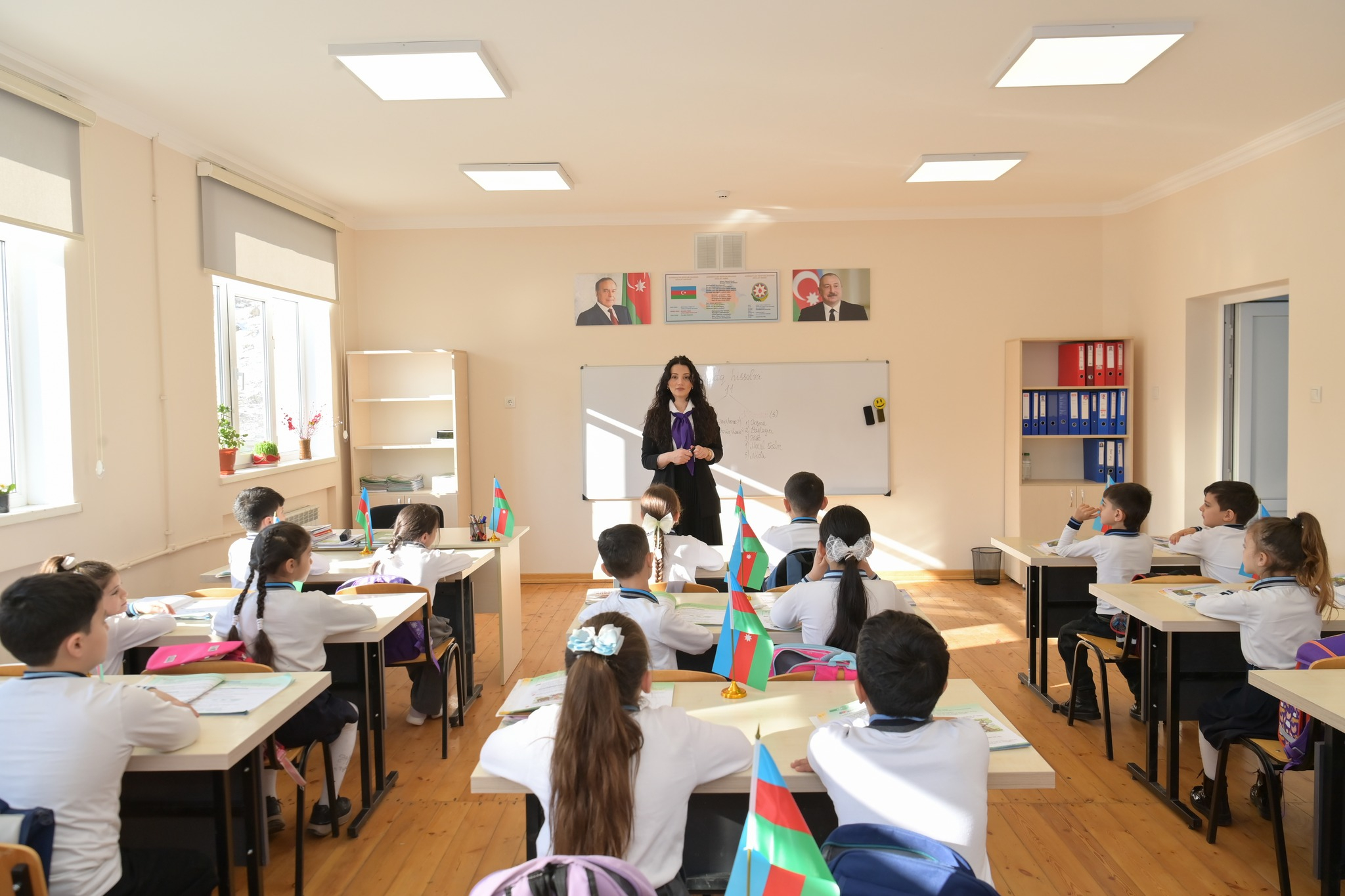 Azərbaycan dili – dövlət dili kimi fənninin dərs saatlarına dəyişiklik edilib