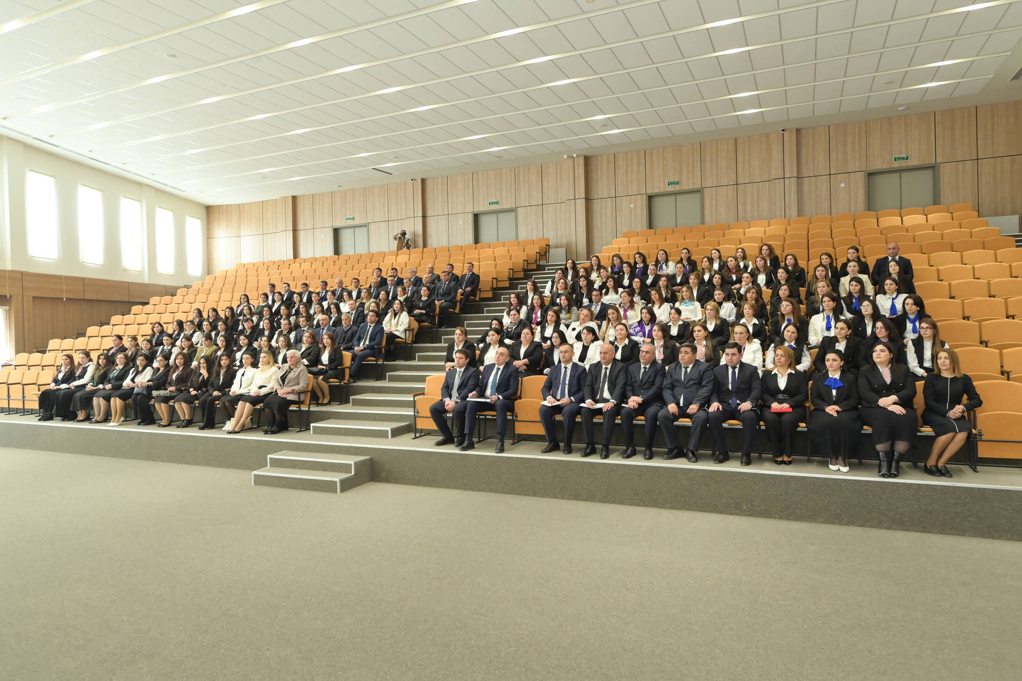 Nazir işğaldan azad olunmuş ərazilərdə çalışan müəllimlərlə görüşüb