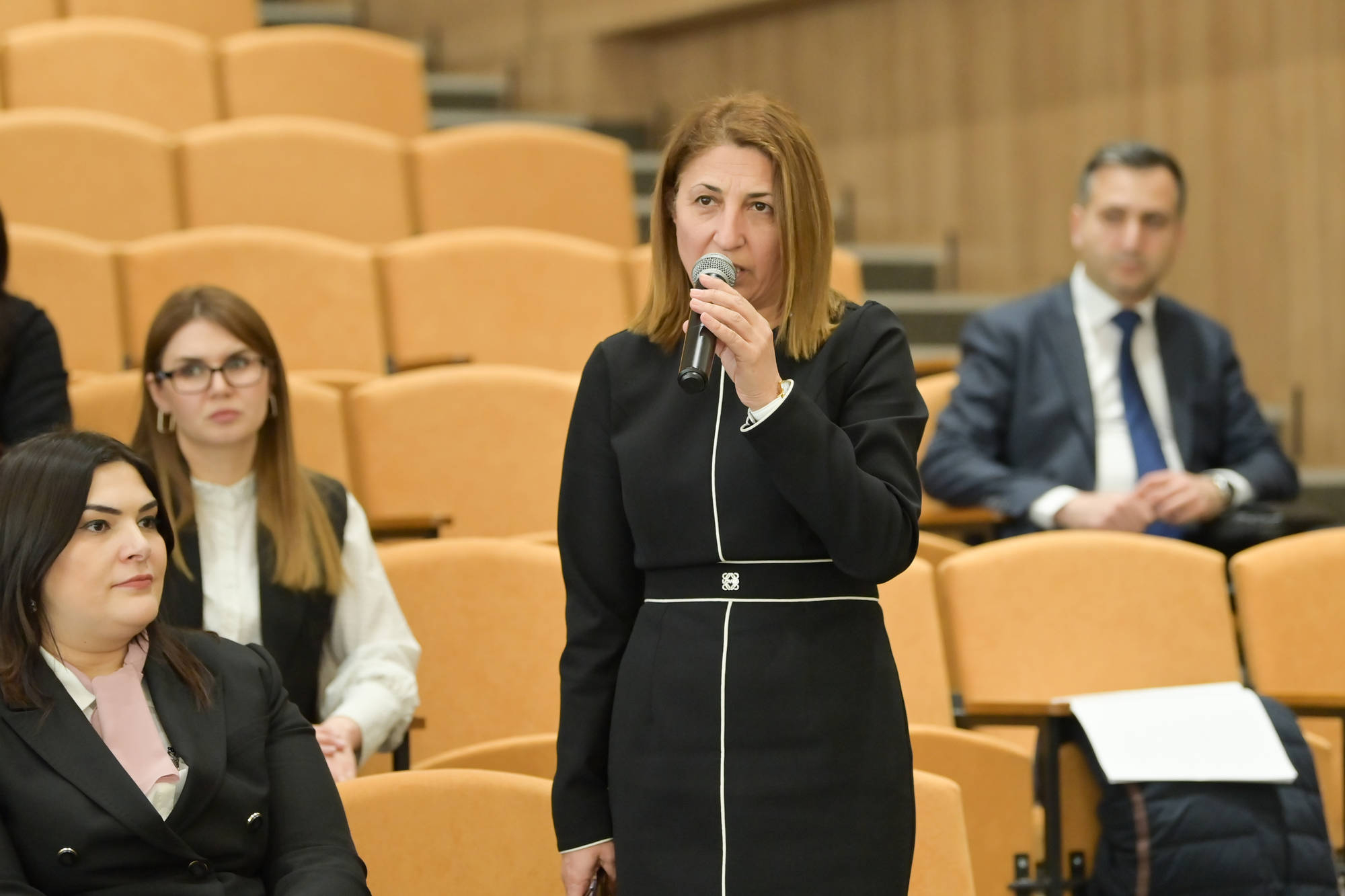 Nazir işğaldan azad olunmuş ərazilərdə çalışan müəllimlərlə görüşüb