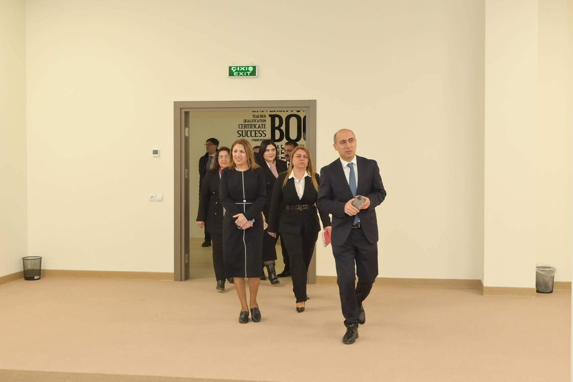 Nazir işğaldan azad olunmuş ərazilərdə çalışan müəllimlərlə görüşüb